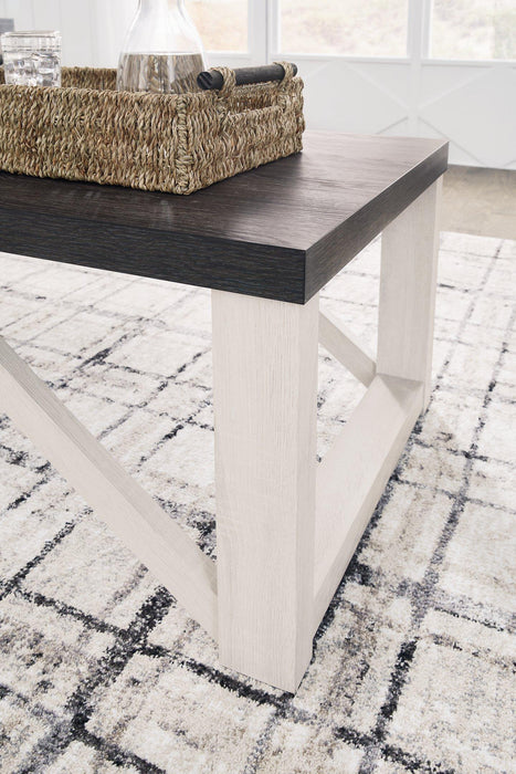 Dorrinson Table (Set of 3)